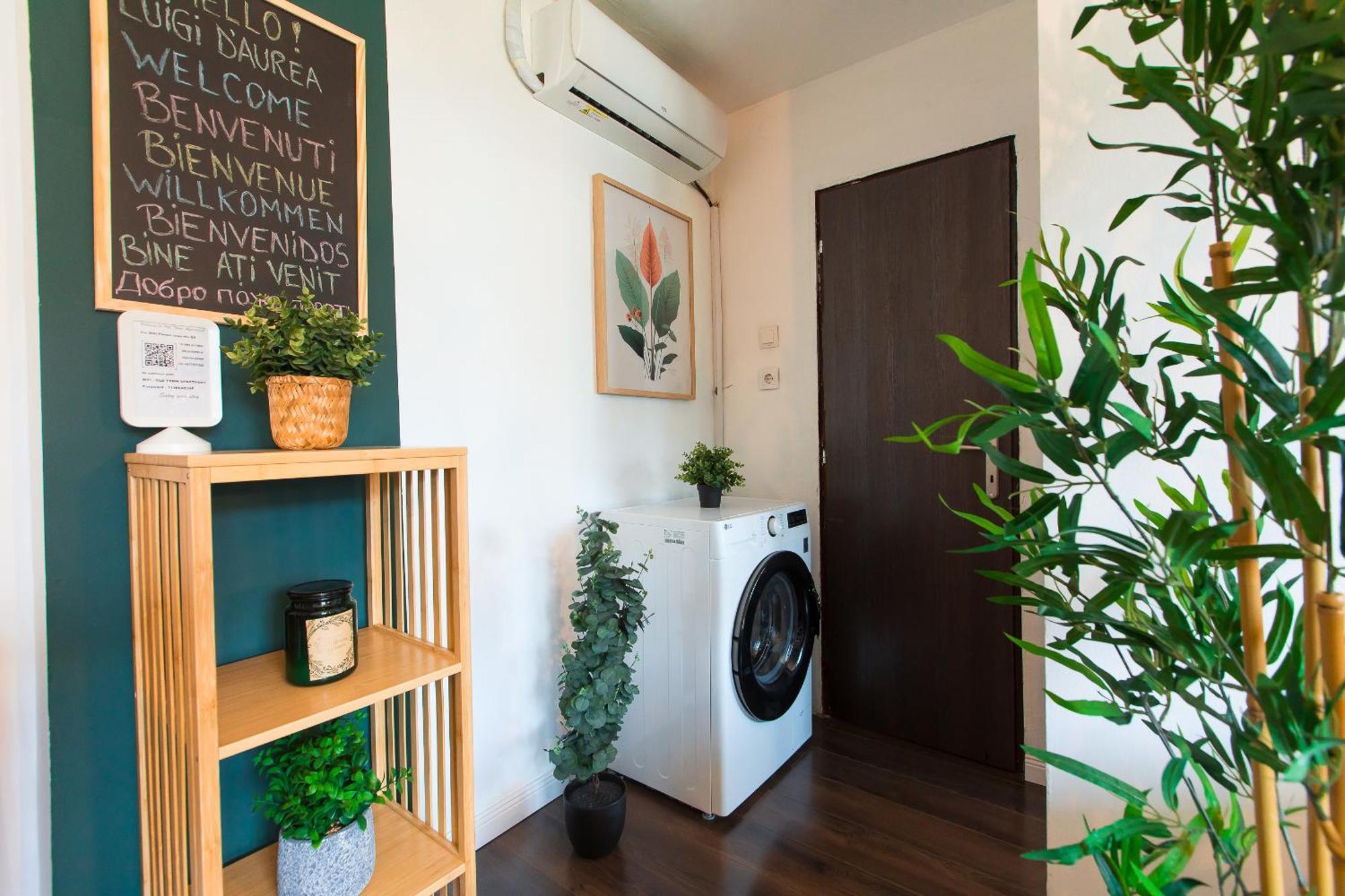 Old Town Apartment With Amazing View From The Balcony Букурещ Екстериор снимка