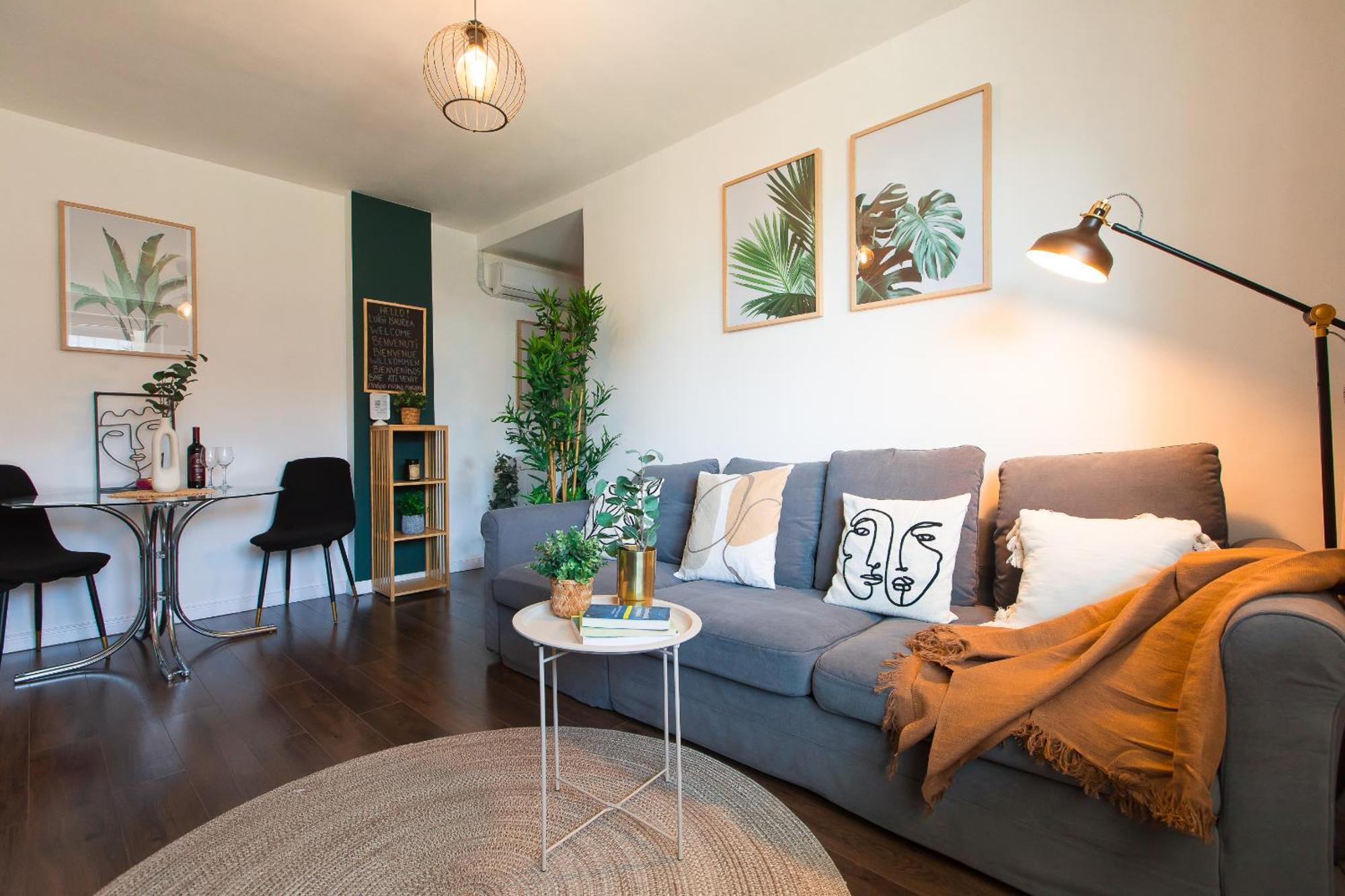 Old Town Apartment With Amazing View From The Balcony Букурещ Екстериор снимка